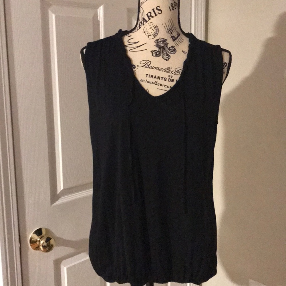 Loft size LP sleeveless black elastic waistline.